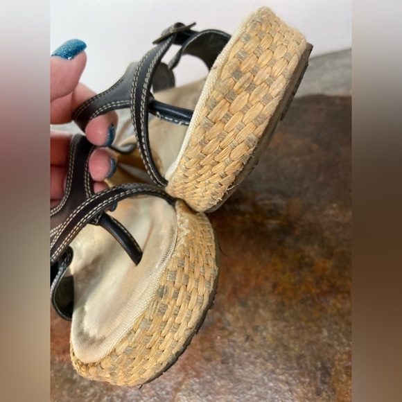 Easy Spirit~Mudd~Black/Light Gray/Tan Thong Wicker-Look Wedge Sandals~Size 9M - Picture 7 of 14